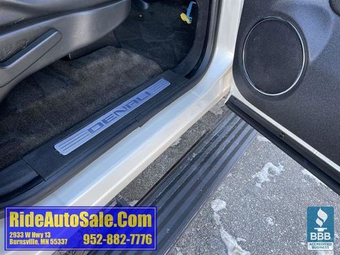 Used 2013 GMC Yukon XL Denali image 33