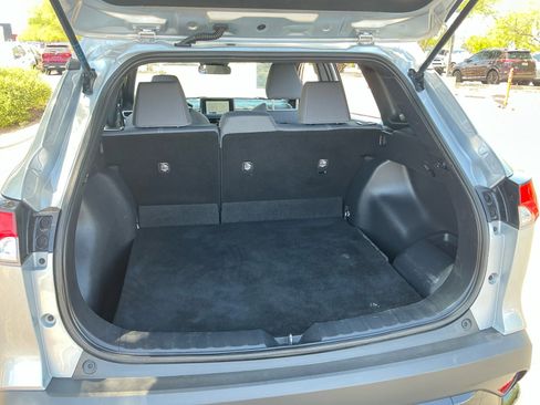 Used 2025 Toyota Corolla Cross AWD Hybrid image 33