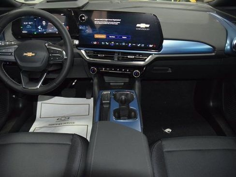 New 2026 Chevrolet Equinox EV LT w/ Convenience Package II FWD image 29