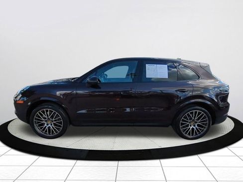 Used 2023 Porsche Cayenne Platinum Edition image 6