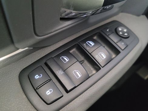 Used 2014 RAM 2500 SLT AWD/4WD image 27