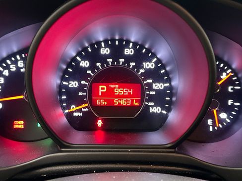 Used 2016 Kia Soul + FWD image 9
