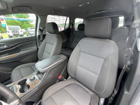 Used 2023 GMC Acadia SLE w/ Driver Convenience Package FWD image 16