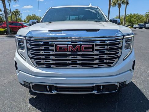 Used 2024 GMC Sierra 1500 Denali w/ Technology Package AWD/4WD image 10
