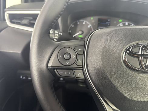 Used 2025 Toyota Corolla SE w/ Convenience Package FWD image 24