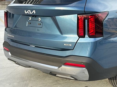New 2026 Kia Sorento EX AWD/4WD image 5