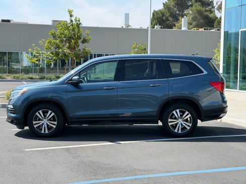 Used 2017 Honda Pilot EX image 4