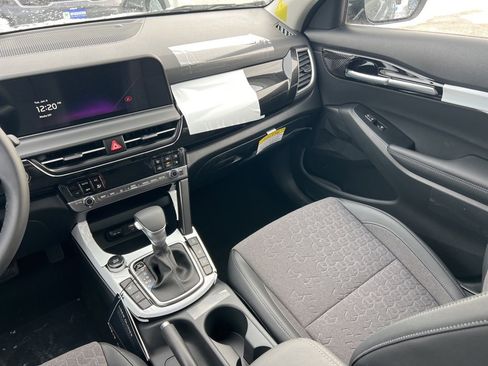 New 2026 Kia Seltos S image 13