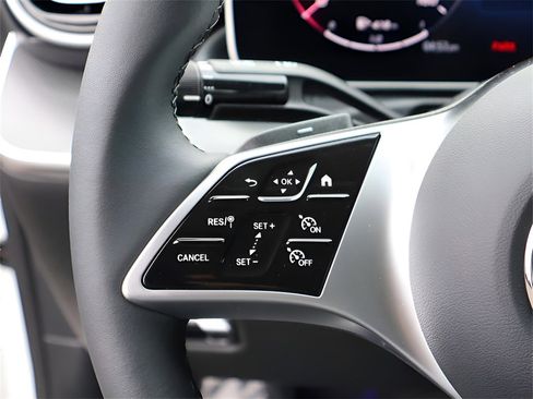 Used 2025 Mercedes-Benz C 300 4MATIC Sedan image 31