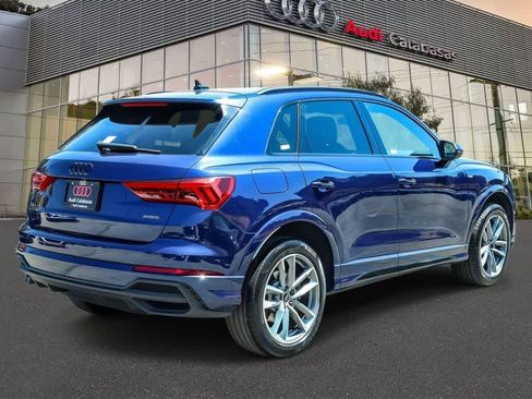Used 2023 Audi Q3 2.0T Premium w/ Black Optic Sport Package AWD/4WD image 4