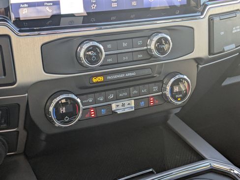 Used 2022 Ford F350 Platinum w/ FX4 Off-Road Package image 26