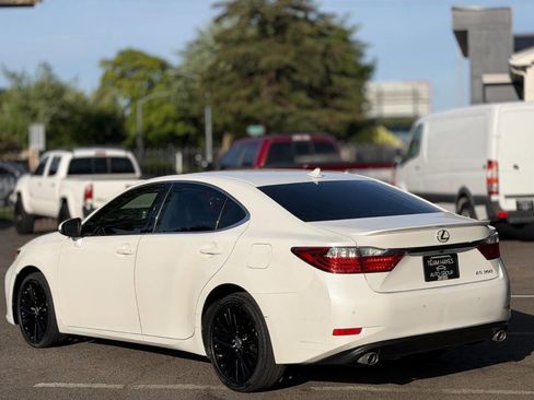 Used 2013 Lexus ES 350 w/ Luxury Pkg FWD image 4