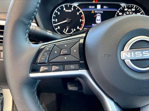 Used 2025 Nissan Altima 2.5 SL FWD image 16