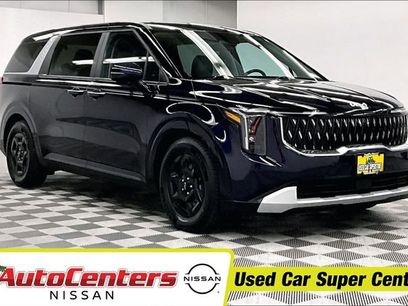 Used 2025 Kia Carnival