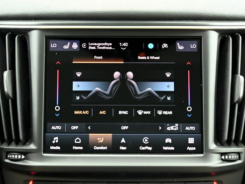 Used 2021 Maserati Levante image 31