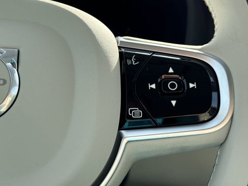 New 2026 Volvo XC60 B5 Ultra w/ Protection Package Premier image 23