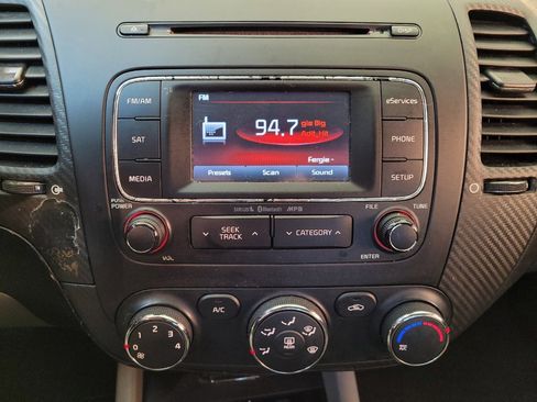 Used 2015 Kia Forte EX w/ UVO Package W/17" Alloys FWD image 25