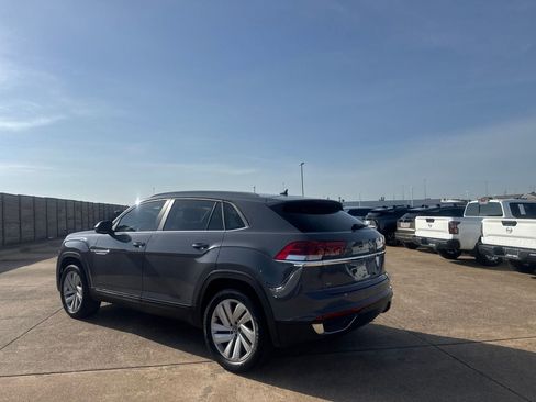 Used 2021 Volkswagen Atlas Cross Sport SE FWD image 14