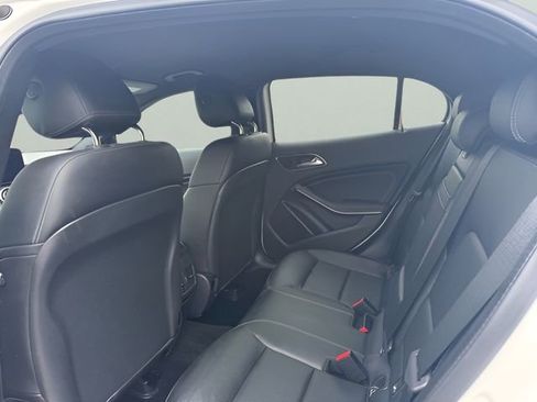 Used 2020 Mercedes-Benz GLA 250 4MATIC image 9