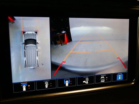 Used 2021 GMC Yukon Denali w/ Denali Premium Package image 65