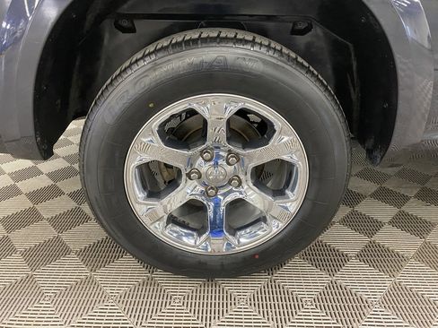 Used 2018 RAM 1500 Laramie image 8