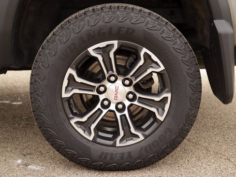 Used 2023 GMC Canyon AT4 image 40