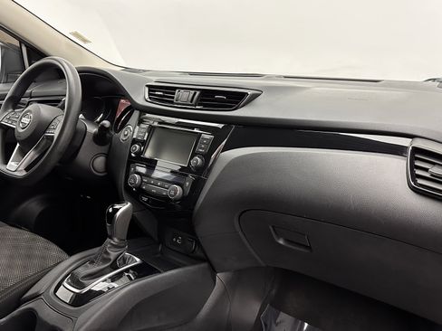 Used 2019 Nissan Rogue Sport SV image 32