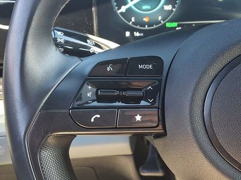 Used 2024 Hyundai Elantra Limited image 24