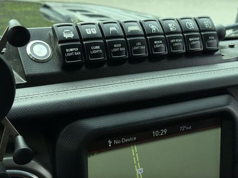 Used 2021 Jeep Gladiator Rubicon AWD/4WD image 24