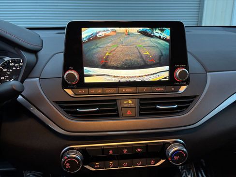 Used 2025 Nissan Altima 2.5 SR image 18