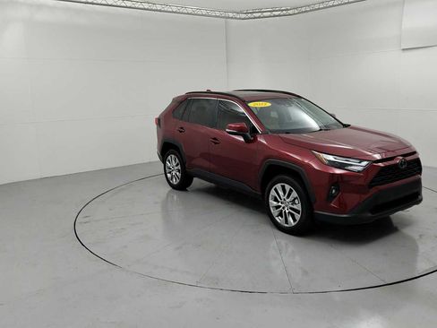 Used 2022 Toyota RAV4 XLE Premium FWD image 1
