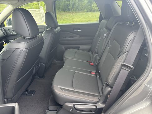 New 2026 Nissan Pathfinder SL AWD/4WD image 26