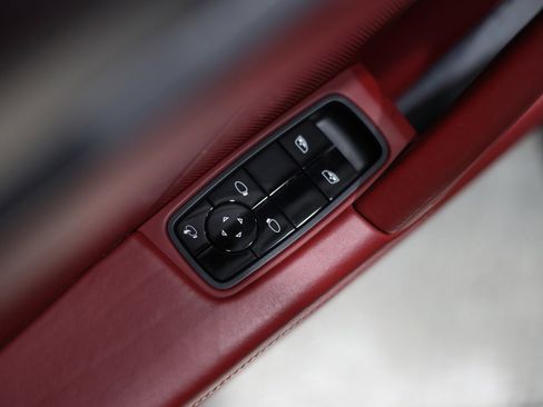 Used 2021 Porsche 911 Targa 4S image 18