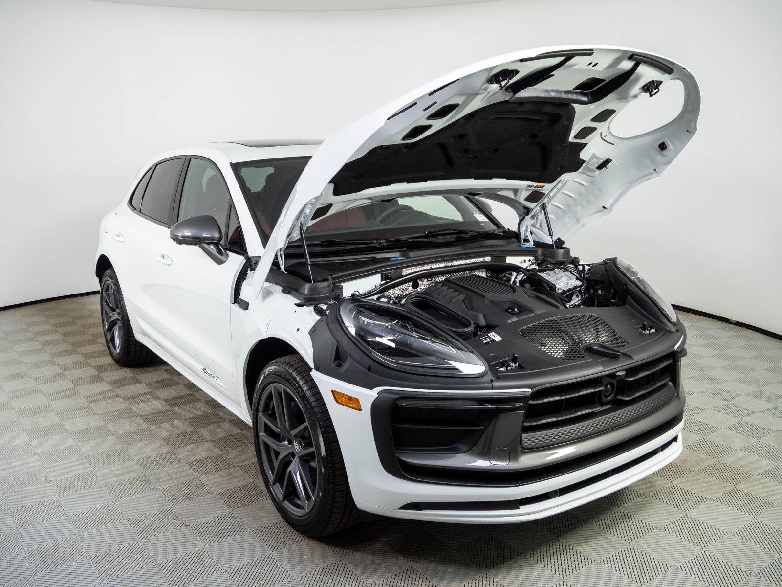 New 2026 Porsche Macan Turbo AWD/4WD image 34