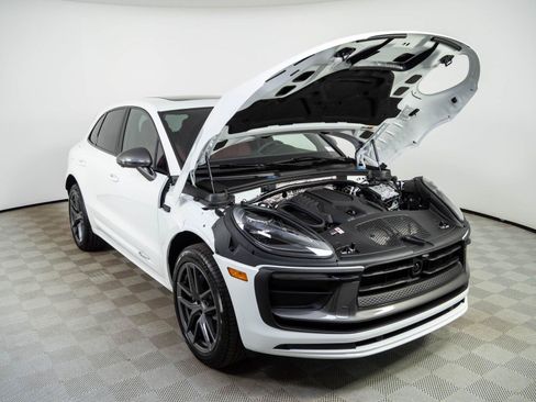 New 2026 Porsche Macan Turbo AWD/4WD image 34