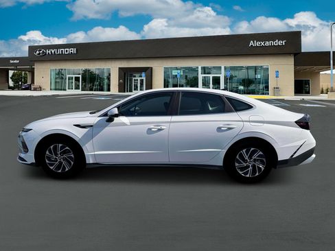 New 2026 Hyundai Sonata Blue FWD image 3