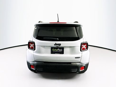 Used 2017 Jeep Renegade Latitude image 7