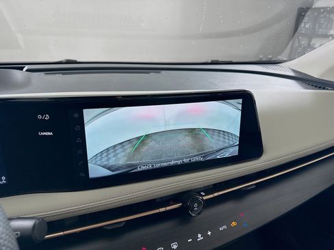 Used 2024 Nissan Ariya FWD image 22