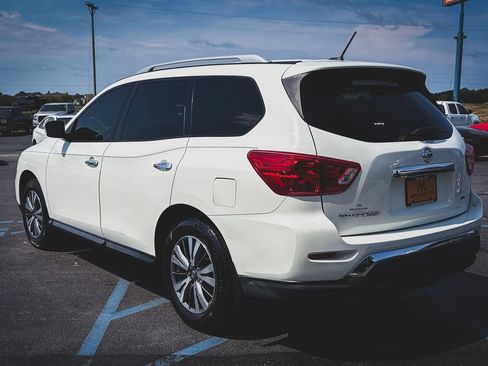 Used 2018 Nissan Pathfinder S AWD/4WD image 18