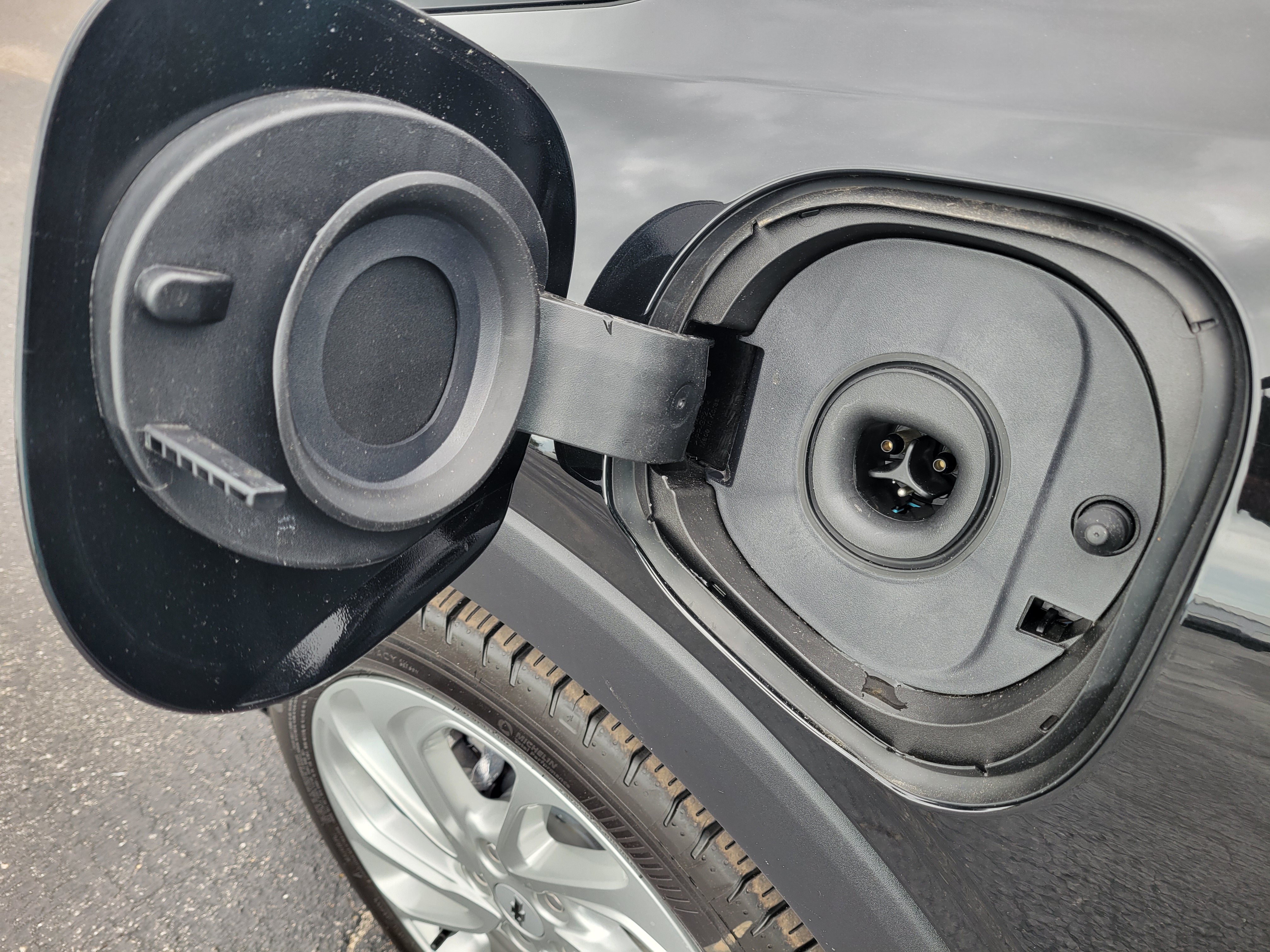 New 2027 Chevrolet Bolt LT w/ Comfort Package FWD image 11