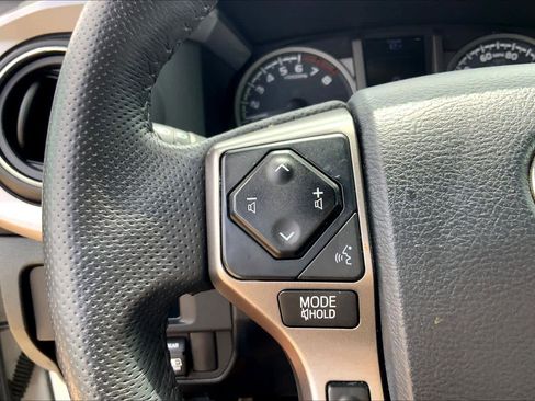 Used 2017 Toyota Tacoma Limited w/ Tow Package RWD image 23