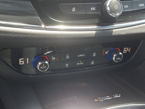 Used 2023 Buick Enclave Essence w/ Experience Buick Package AWD/4WD image 19