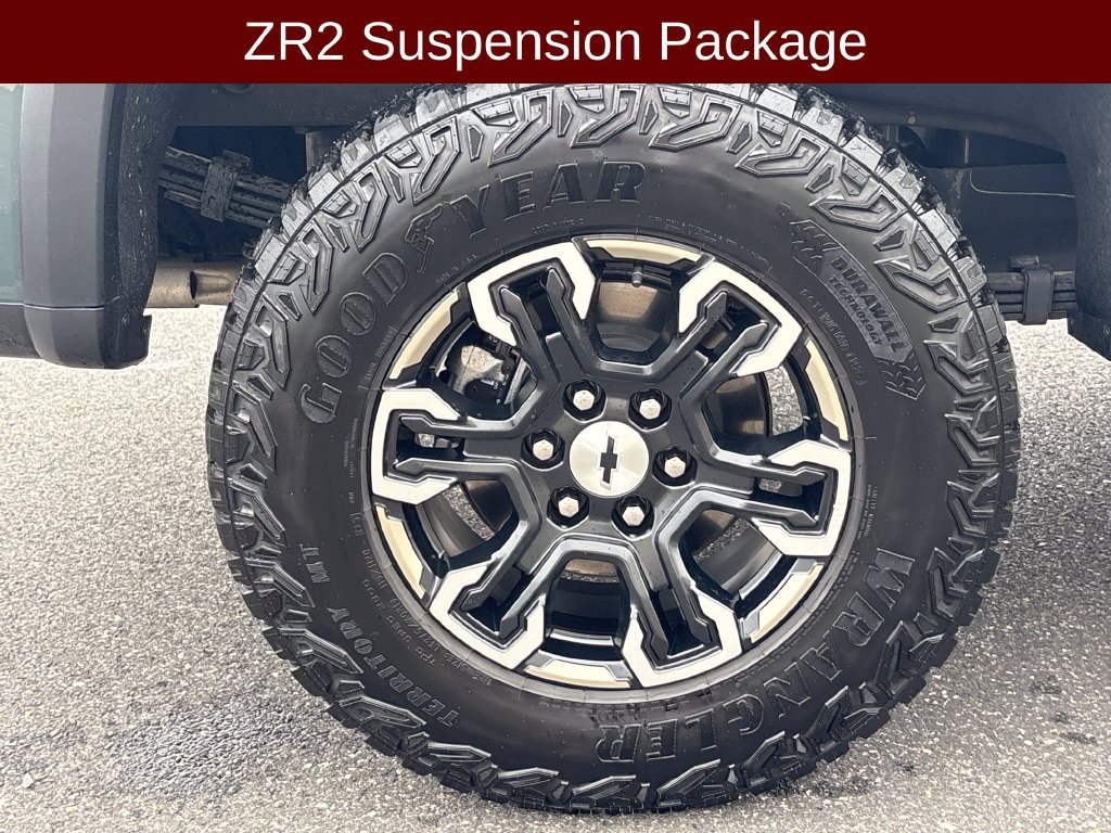 Used 2025 Chevrolet Silverado 1500 ZR2 w/ Technology Package AWD/4WD image 29