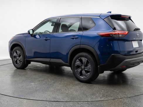 Used 2025 Nissan Rogue SV image 6
