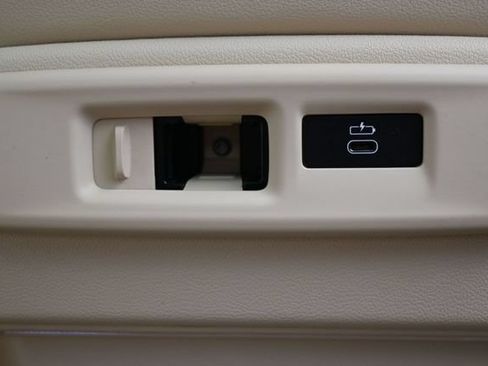 Used 2022 BMW X5 xDrive40i w/ Executive Package AWD/4WD image 38