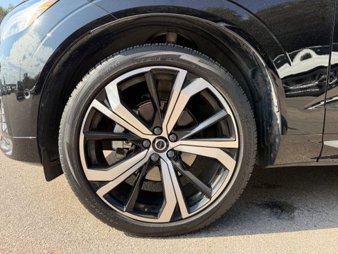 Certified 2024 Volvo XC60 B5 Ultimate w/ Protection Package Premier AWD/4WD image 9