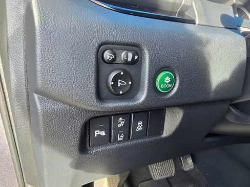 Used 2020 Honda Pilot Elite image 18