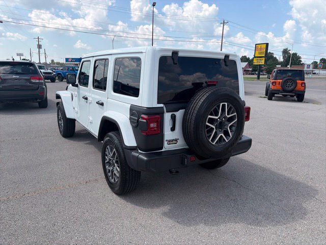 Used 2026 Jeep Wrangler Unlimited Sahara AWD/4WD image 4