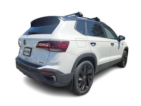 New 2024 Volkswagen Taos SE image 4