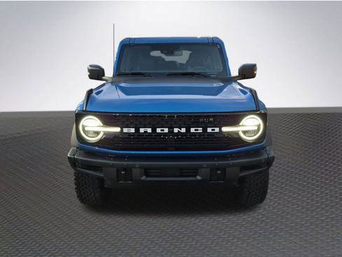 New 2025 Ford Bronco Badlands image 3